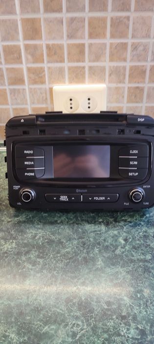 автомагнитола, КИЯ Соренто 2015. в работе была 1 год