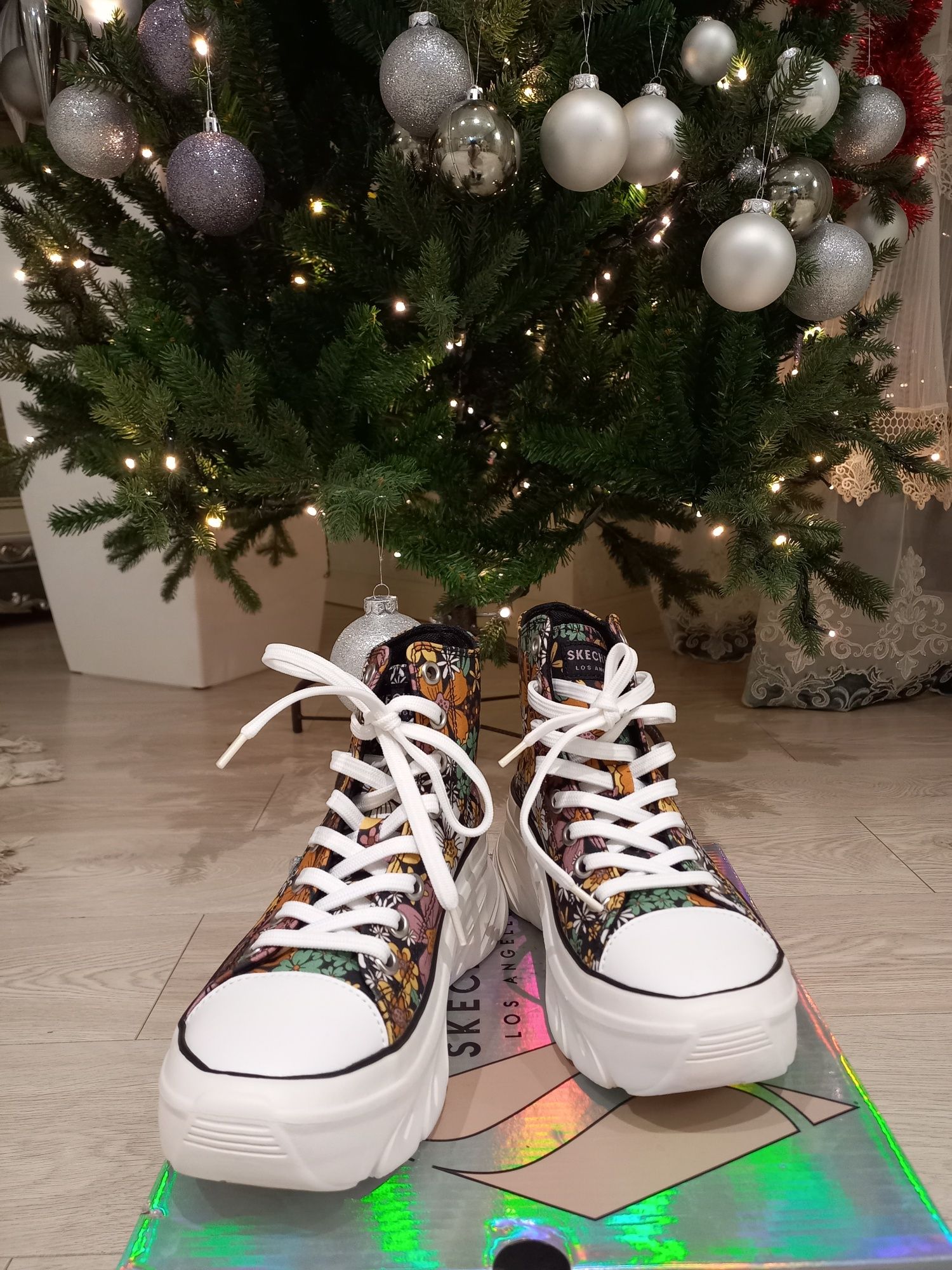 Skechers Womens Funky Street flower Lane 10