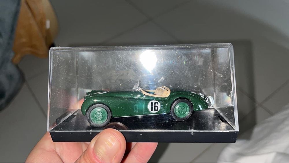 Jaguar 1948, model XK120,scara 1:43, Brumm