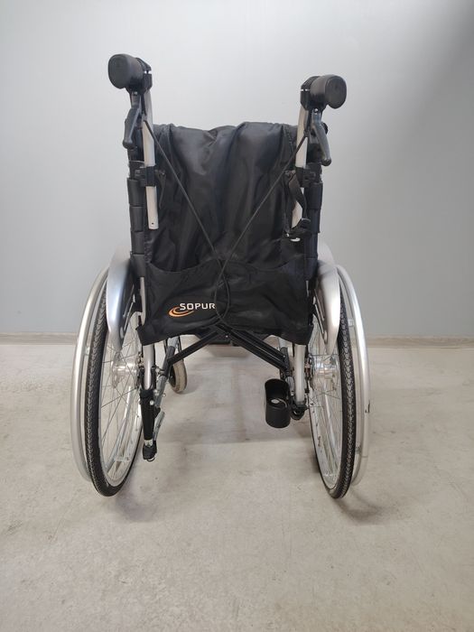 Carucior cu rotile pliabil/fotoliu rulant persoane cu dizabilitati.040