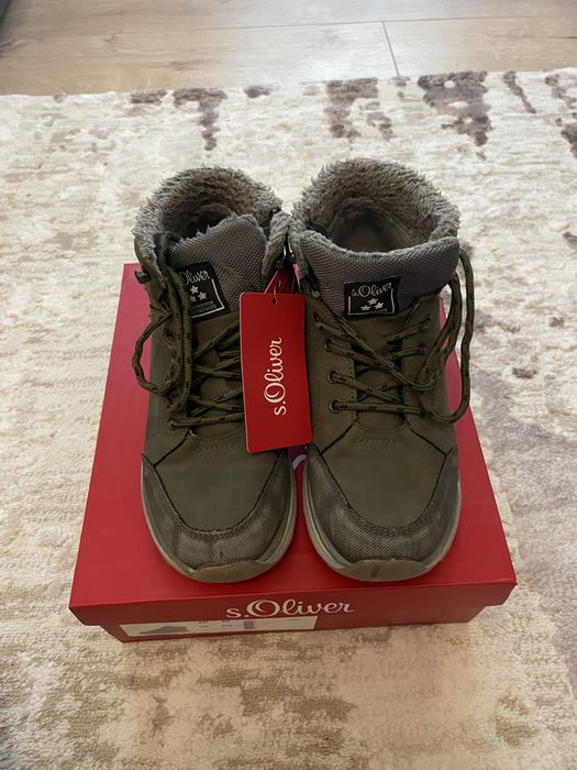 Vând ghete de iarna  pentru copii S Oliver.