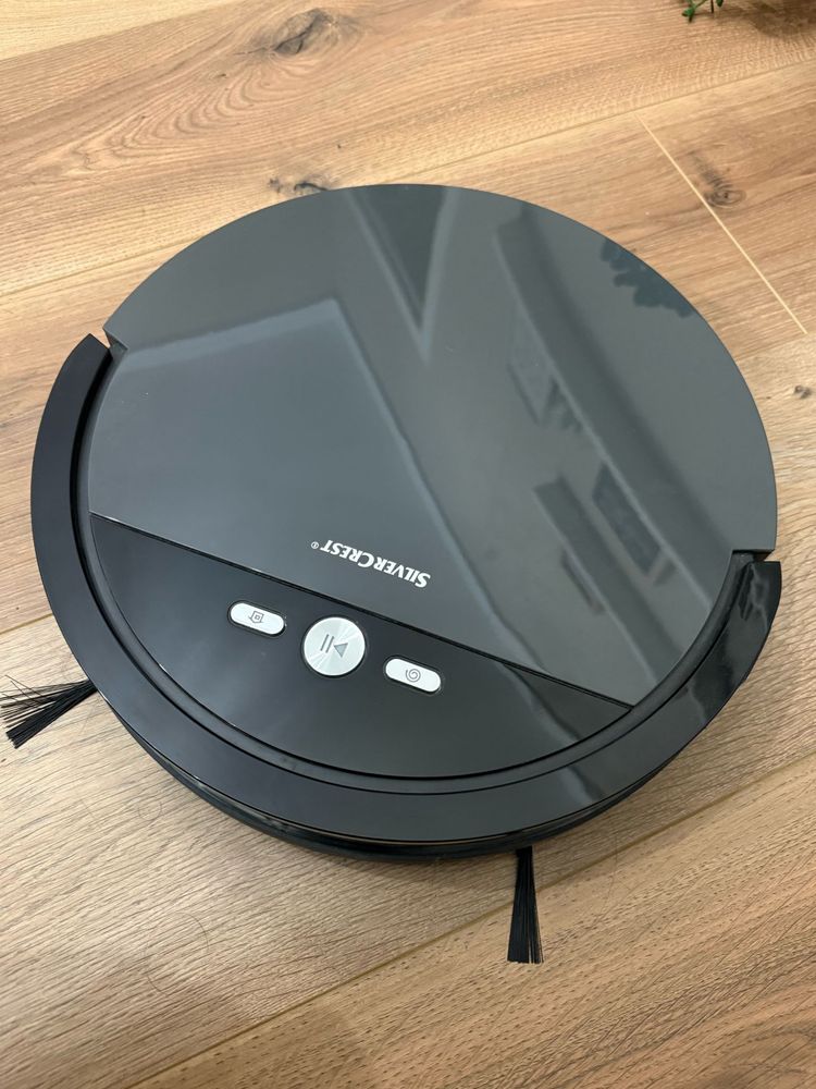Aspirator robot silvercrest care aspiră și spală