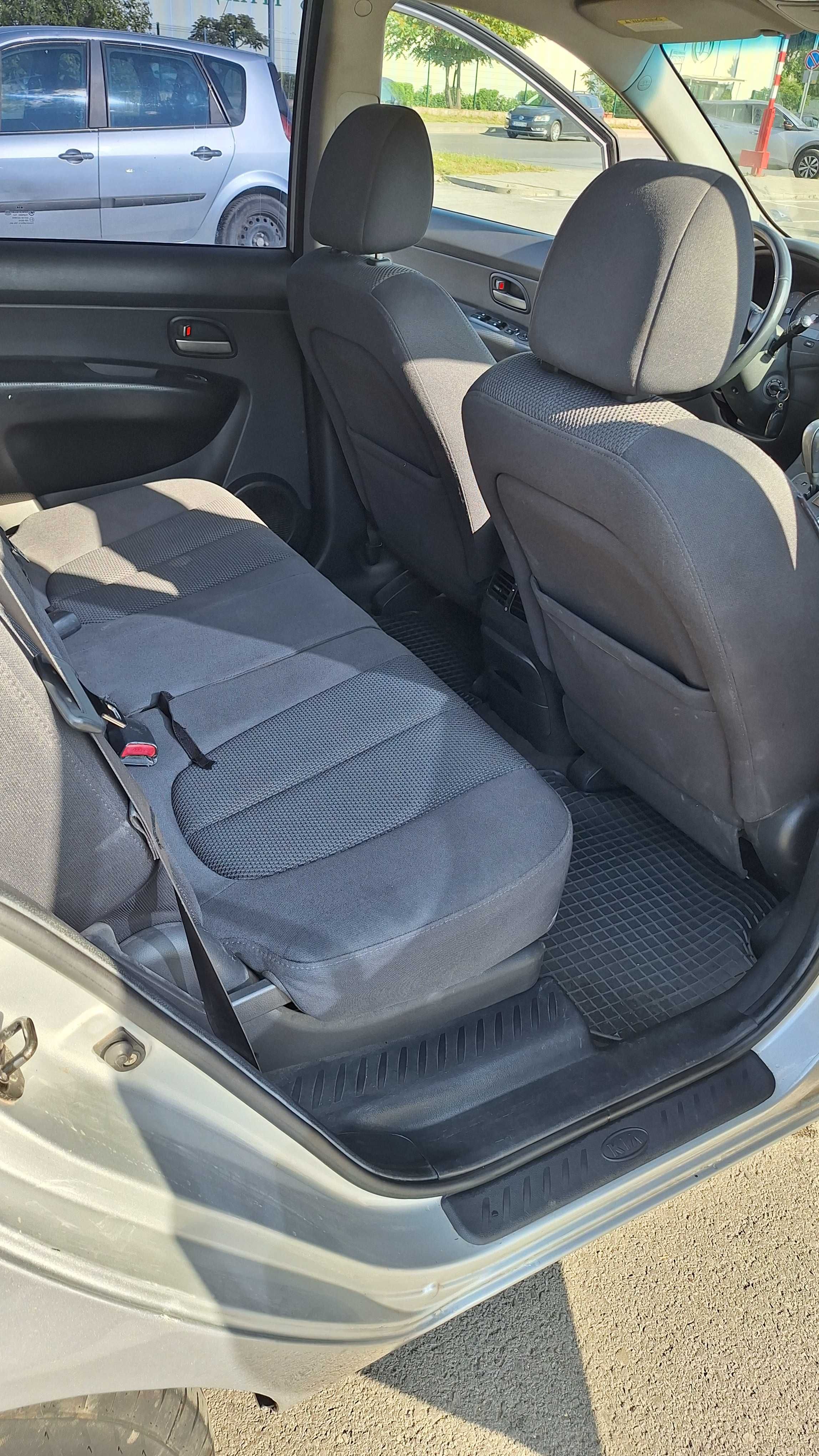 Продавам Kia Carens