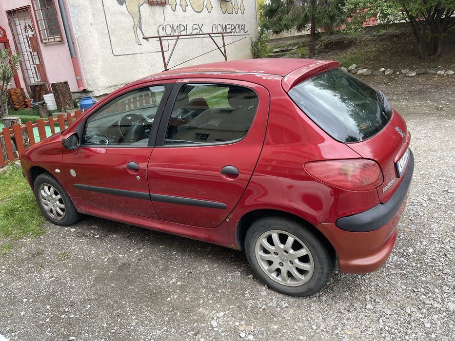 Vand Peugeot 206 , benzină, 2005