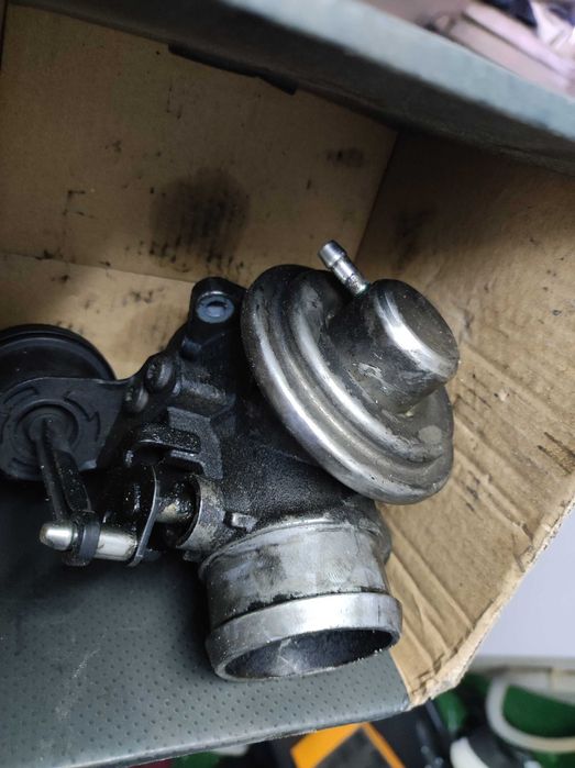 Продавам EGR клапан, свален от Audi A3 8L (1996–2003 г.).