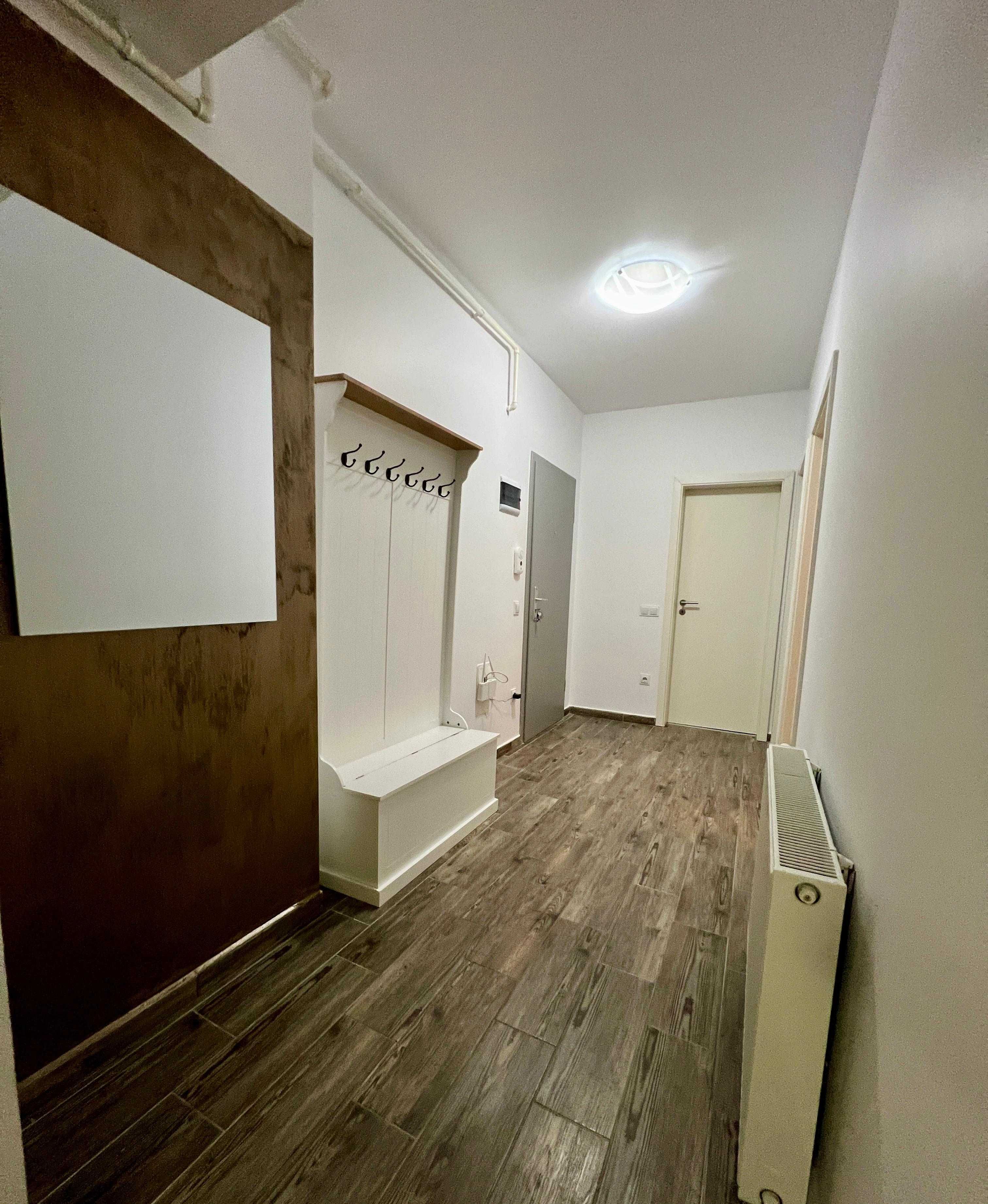 PROPRIETAR - 3 camere Maurer/Coresi, Decomandat, Parcare, Boxa