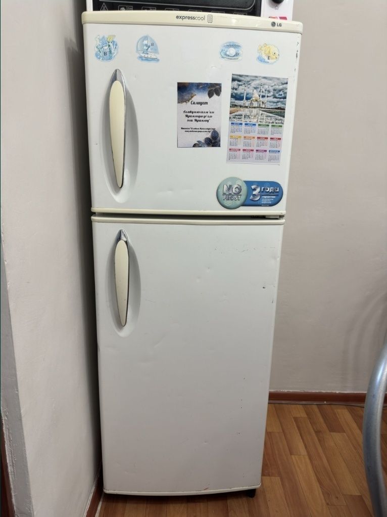 Срочно продам рабочий холодильник LG