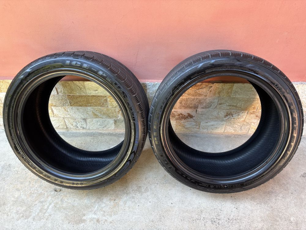 Гуми 315/35R20.