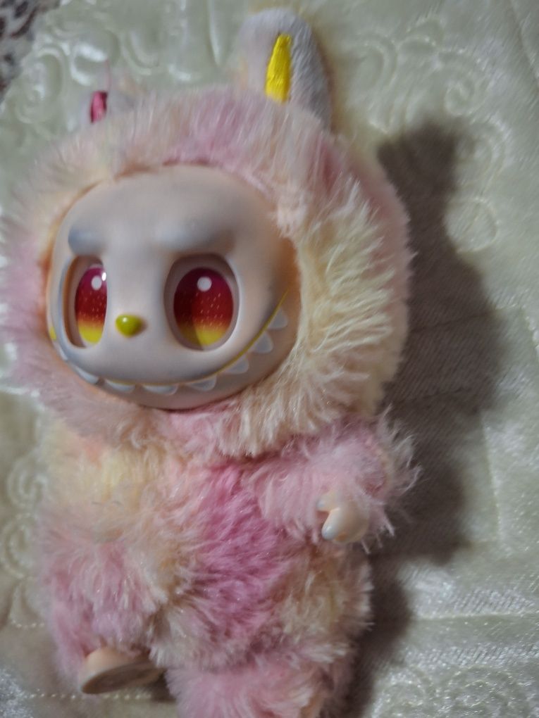 Срочно !!Лабуба оригинал игрушка