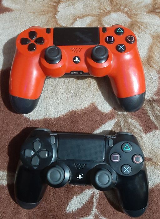 Vand 2 manetă defecte în stare bună originale ps4 PlayStation 4 wirele
