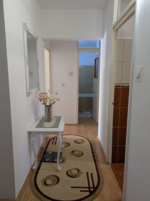 De vânzare Apartament cu 3 camere - zona 7 Noiembrie