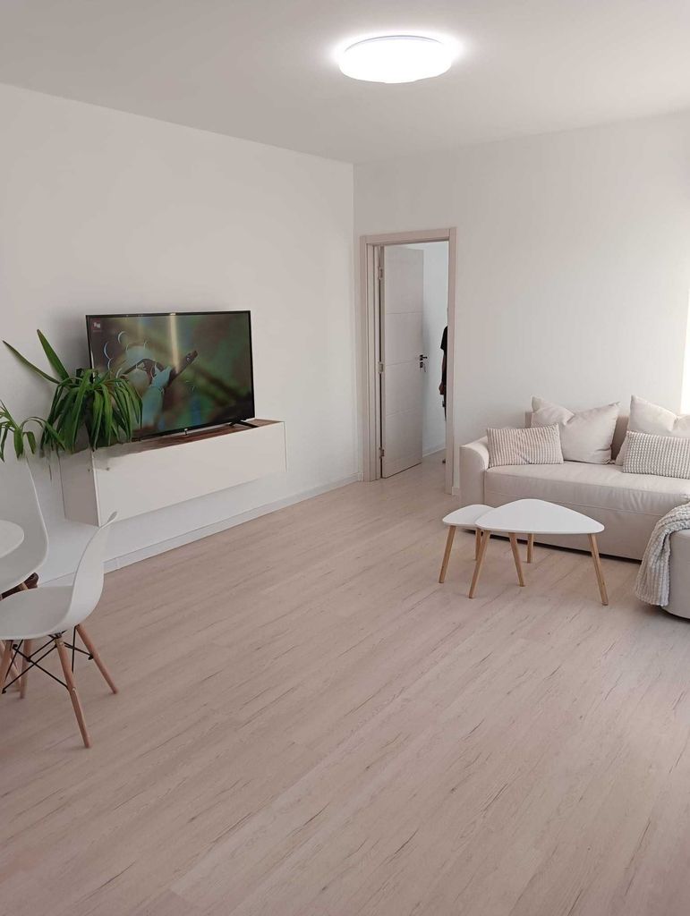 Продава се Двустаен апартамент в Пловдив, Южен - 69 кв.м за 1867 €/кв.м - Снимка #1