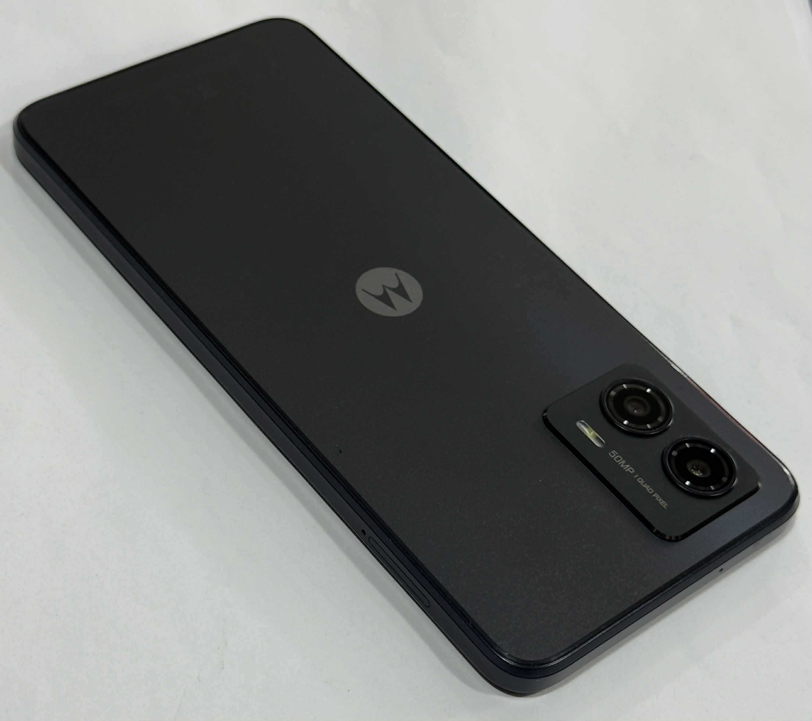Продавам Motoroga G53 5G 128/4gb с гаранция.
