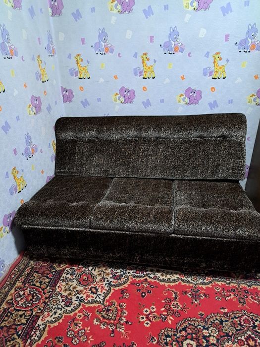 Диван бесплатно,чистый