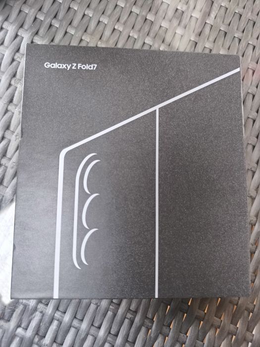 ЧИСТО НОВ Samsung Galaxy Z Fold7  512 GB