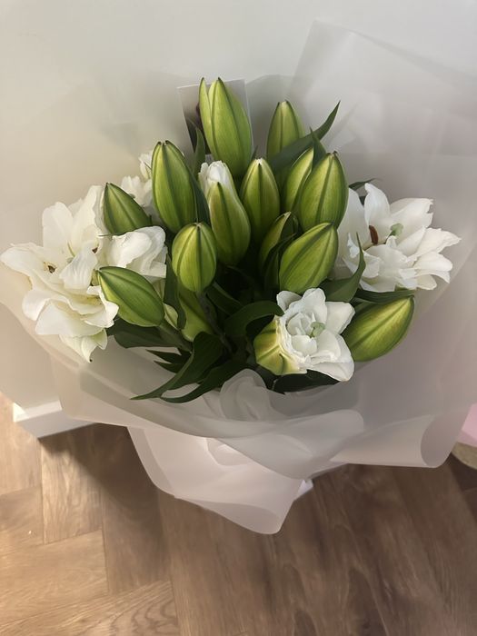 Продам букет лилий