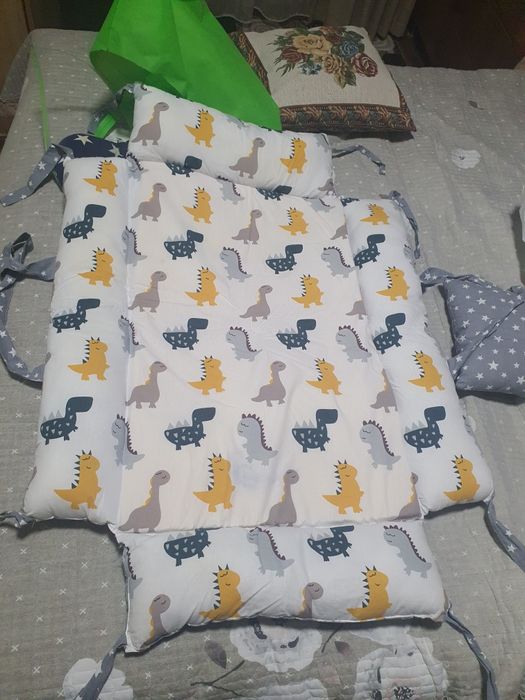 Продам кокон и матрасик фирмы полов. В хорошем состоянии