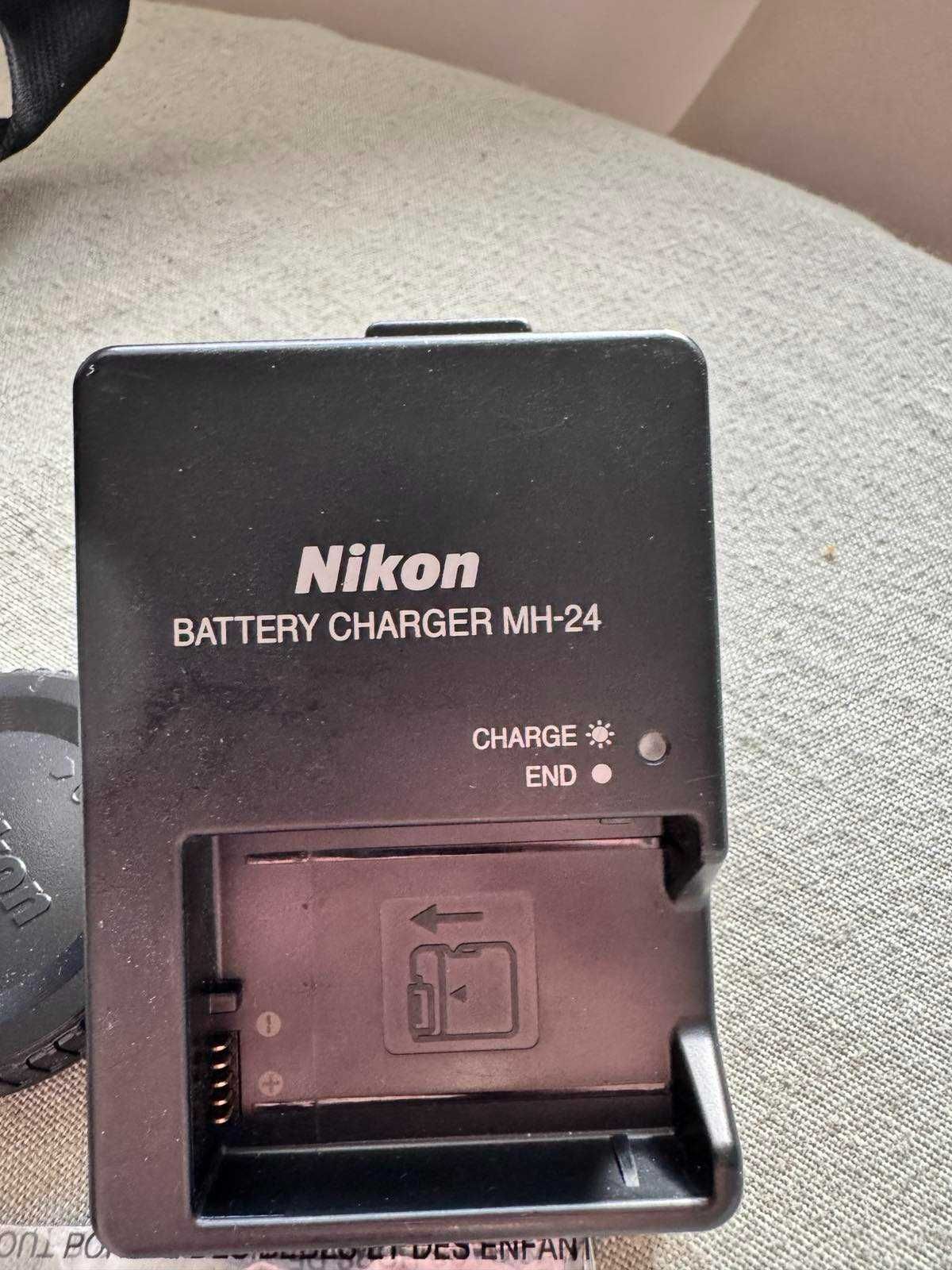 Продавам фотоапарат Nikon D3300