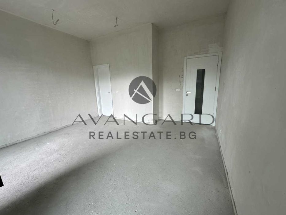 Продава се Тристаен апартамент в Пловдив, Център - 190 кв.м за 971 €/кв.м - Снимка #1