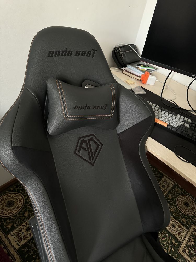 Продается игровое кресло Anda seat