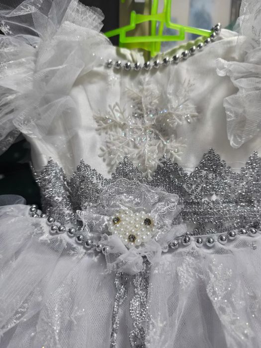 Продам платье снежинка