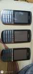 Vând trei telefoane cu butoane Nokia300 Asha cu touch screen.Descriere