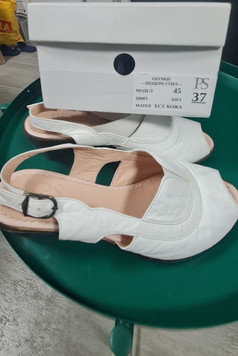 Дамски сандали от естествена кожа