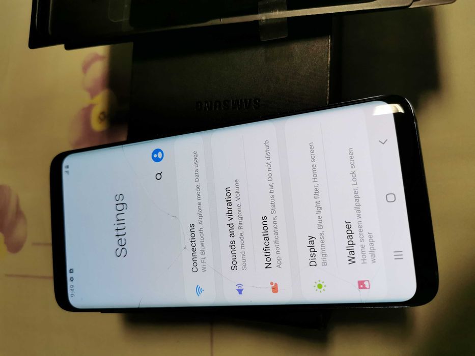 Продавам Samsung S9