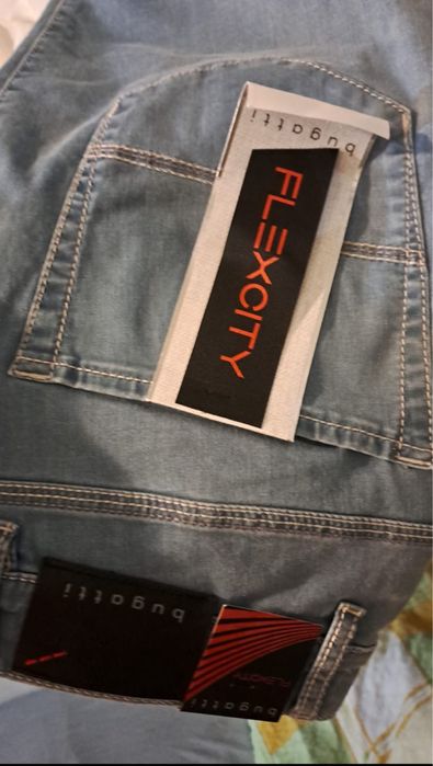 Blugi bugatti , noi cu eticheta