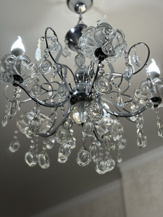 Продам люстру в зал