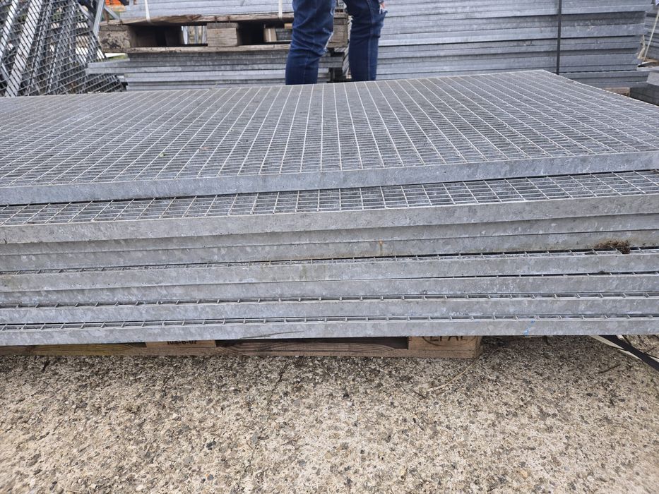Grătare metalice galvanizate