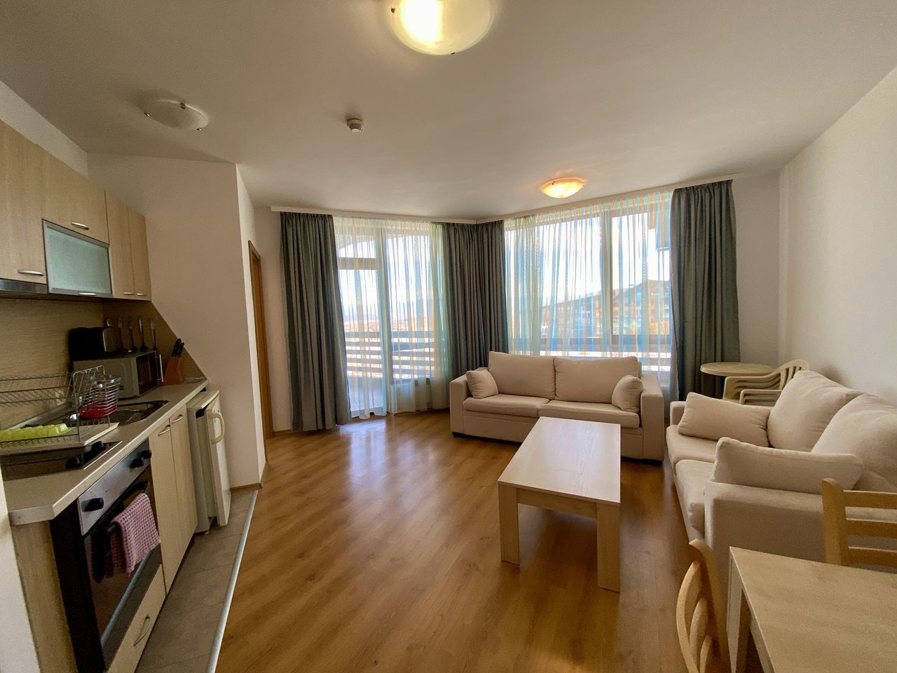 Продава се Двустаен апартамент в Разлог - 68 кв.м за 778 €/кв.м - Снимка #3