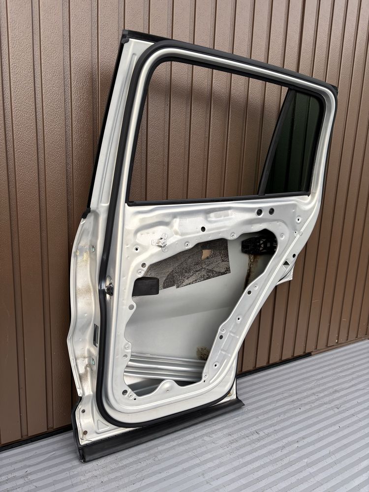 Usa dr spate vw Tiguan 5N Facelift •cod de culoare LR7L•2012-2015