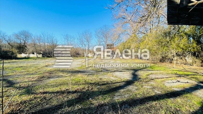 Продава се Магазин в с. Комарево, Област Варна - 5000 кв.м за 16 €/кв.м - Снимка #5