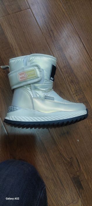 Продаются тёплые,детские дутики