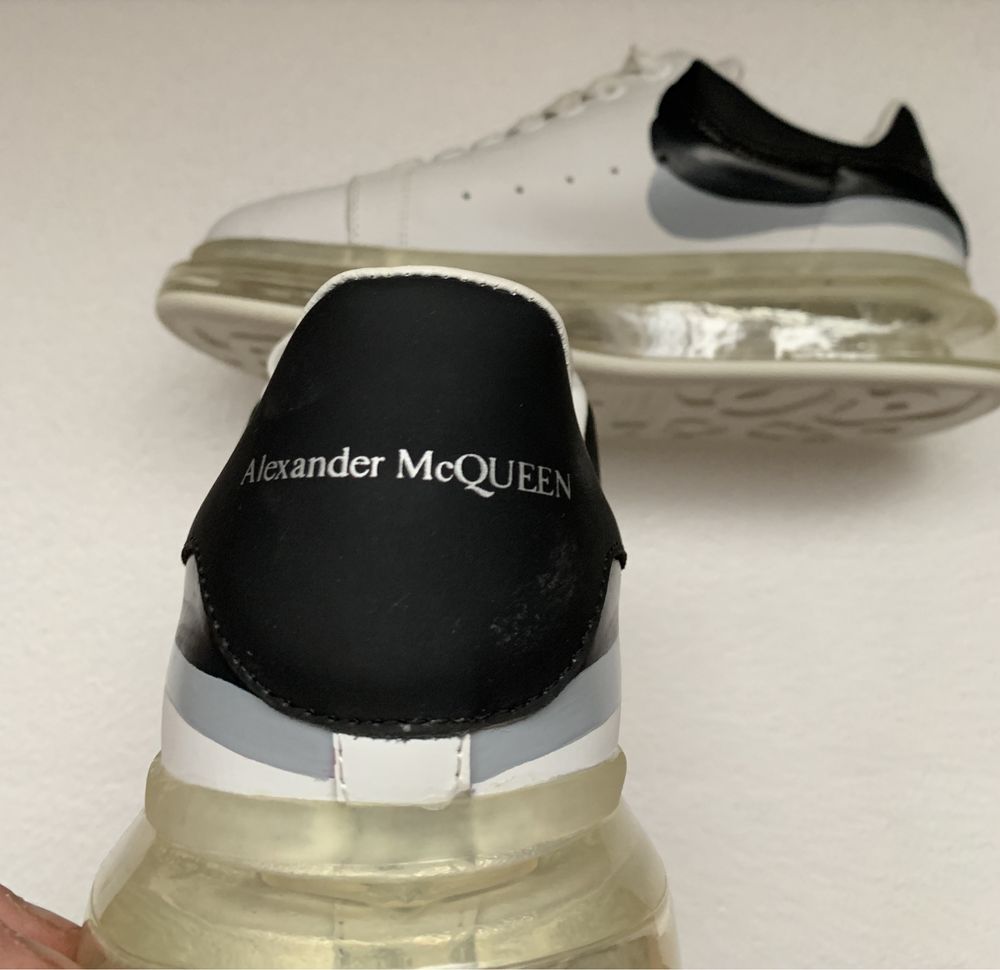 Vand adidasi Alexander McQueen