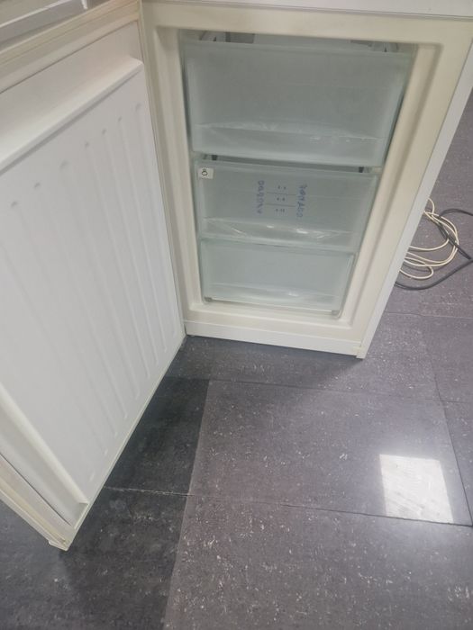 Хладилник с фризер Miele A++ 181/55/58