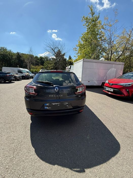 Vând mașină Renault