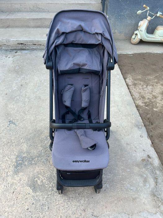 Продаю детскую прогулочную коляску Easy Walker milley 2.