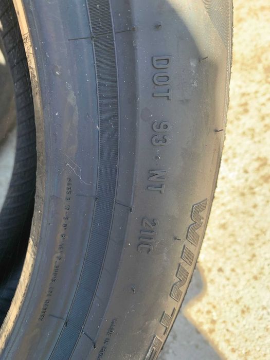 Vând anvelope noi Pirelli