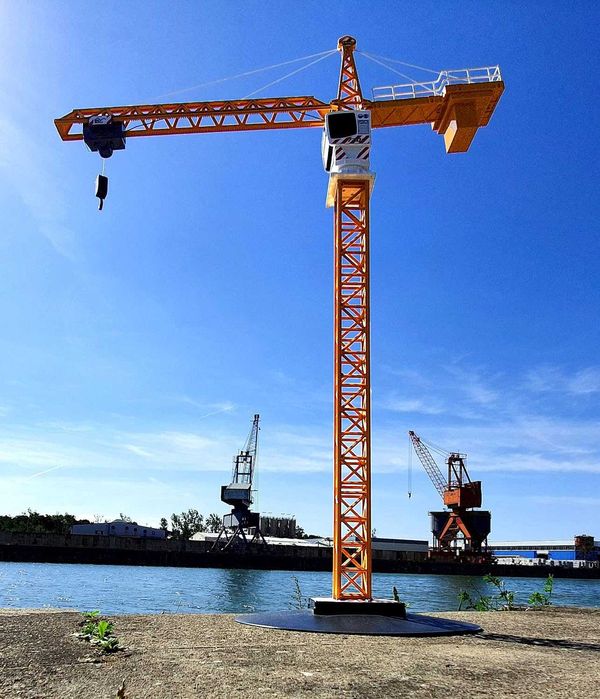 Carson 1:20 2.4G 100% RTR Строителен кран - с дистанционно управление