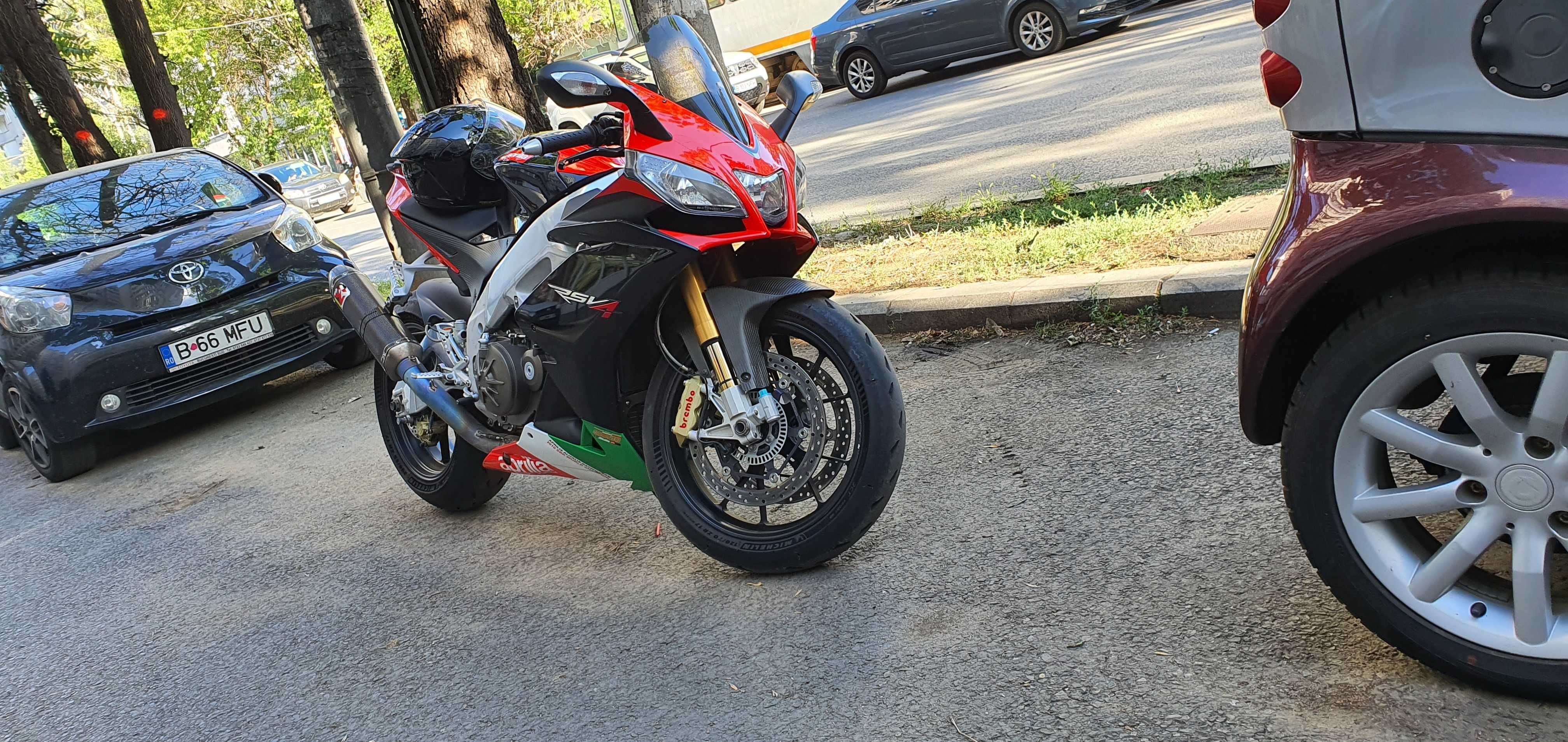 Aprilia RSV4 Factory APRC