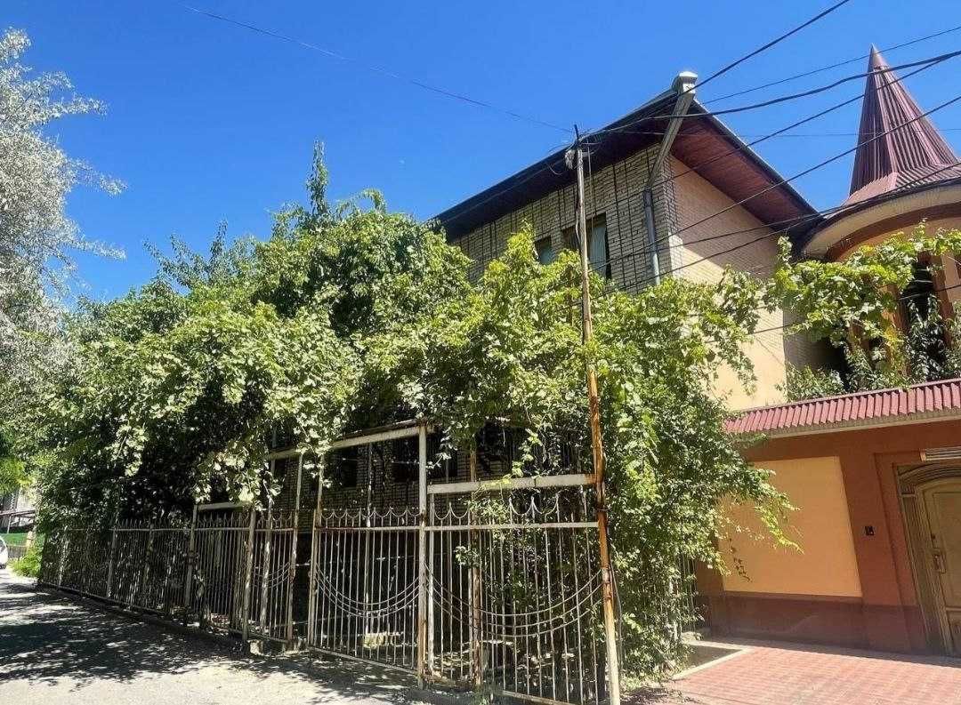 Центр Участок 10 соток+2 сотки, Фасад 21м