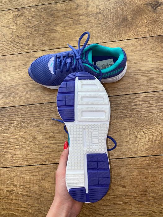 ЧИСТО НОВИ детски обувки Puma