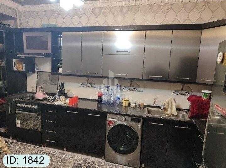 Dinamo bozorcha tarafda 3 xonali kvartira sotiladi 120 oyga №1842