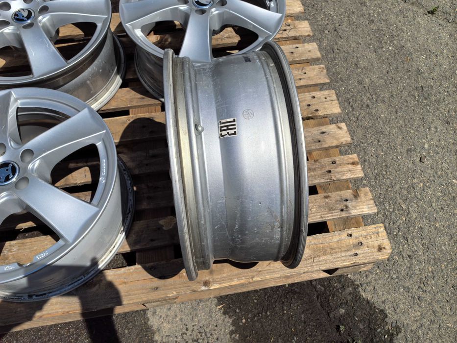 17 цола 5 х 112 мм Шкода / Фолксваген Групата - 7 Инча / ЕТ 40