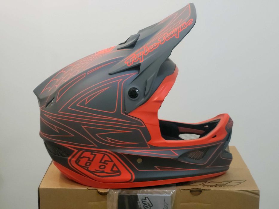 casca Troy Lee Designs D3 Spider Stripe - marime M. 56-57cm - Noua