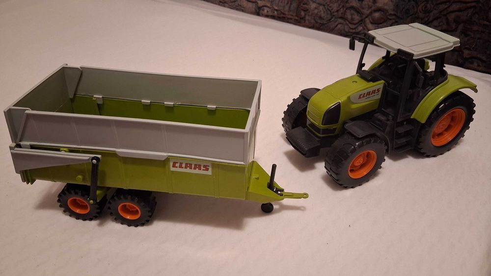 Jucarie tractor cu remorca Claas