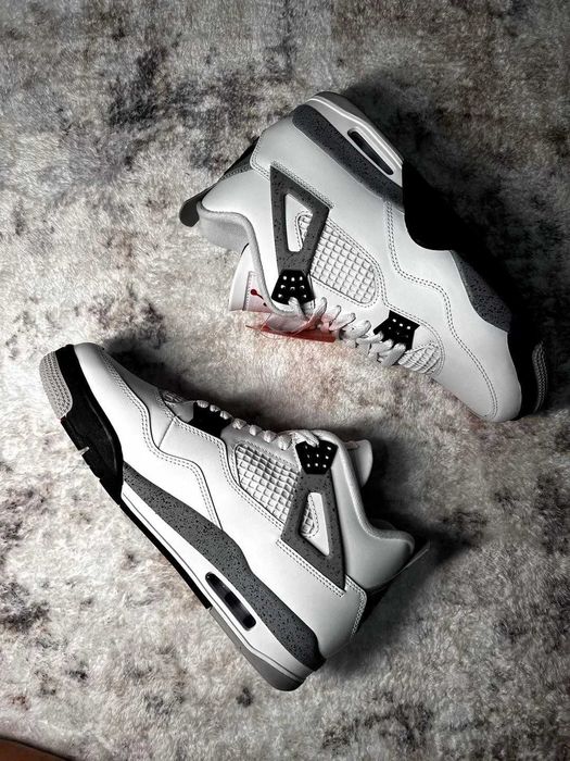 Jordan 4 White Cement 2025 (41/42/43)FULLBOX| Livrare cu verificare