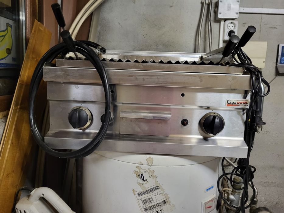 Gratar profeisinal pe gaz